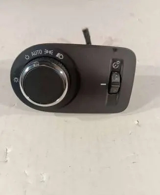 Chevrolet Cruze II Light switch 39059935