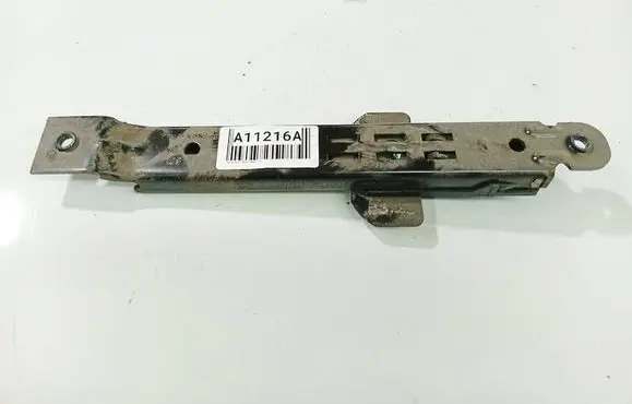 Volkswagen Polo IV 9N3 Seat belt adjustment rail 6Q0857819C