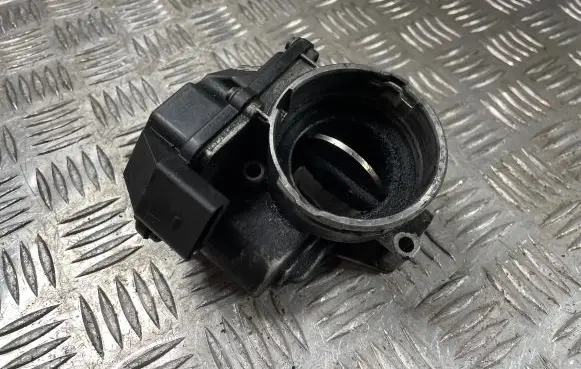 Volkswagen Caddy Throttle valve 03G128063A