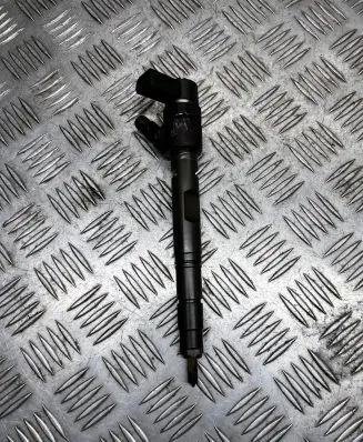 Audi A8 S8 D3 4E Fuel injector 0445110158
