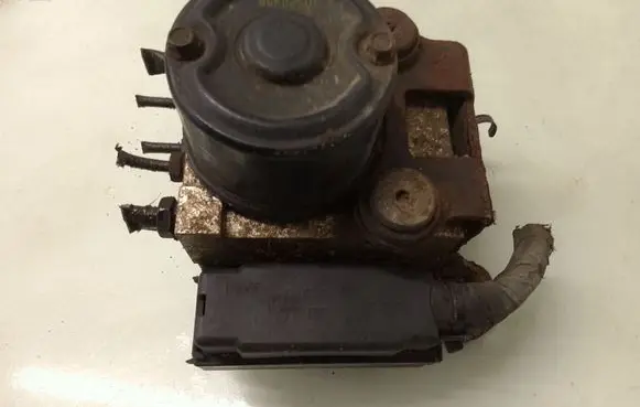 KIA Carens I ABS Pump 589201D300