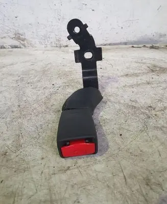 Toyota Avensis T250 Rear seatbelt buckle