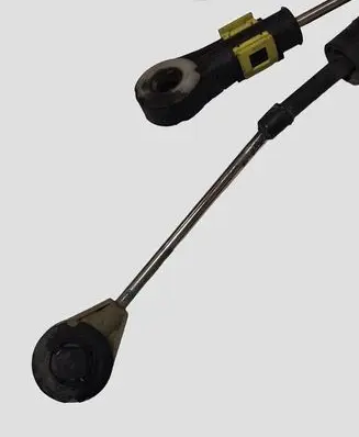 Volvo V40 Gear shift cable linkage 4YTA072