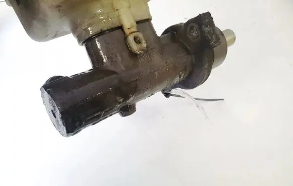 Skoda Octavia Mk1 (1U) Master brake cylinder 21027099