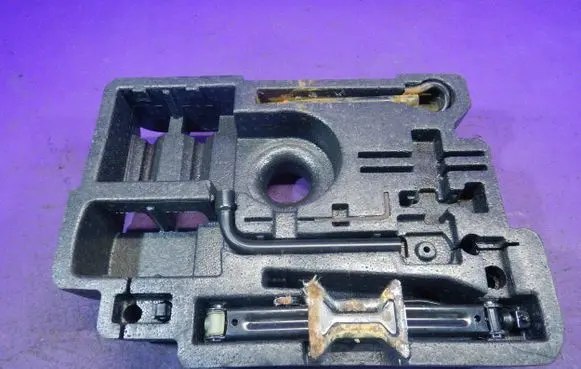 Renault Megane II Tool set 