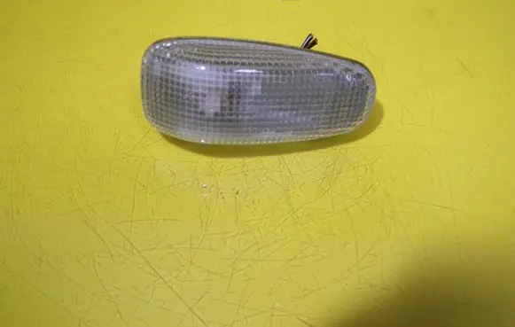Mercedes-Benz E W210 Front fender indicator light 
