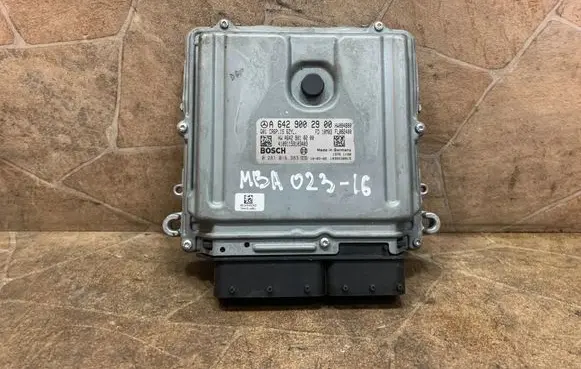 Mercedes-Benz C W204 Engine control unit/module A6429002900 A6429010200