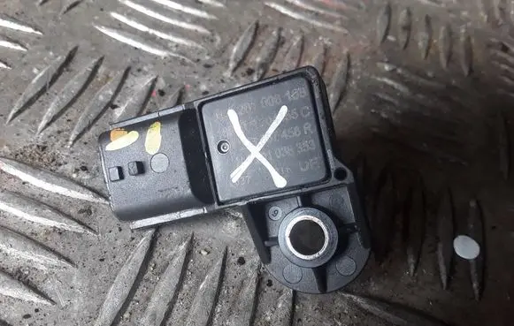 Nissan X-Trail T31 Air pressure sensor 0281006108
