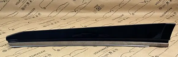 Volkswagen Touareg III Front door card panel trim 760867459