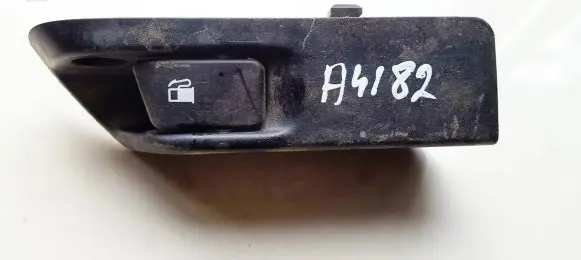 Toyota Auris 150 Fuel tank opening switch 