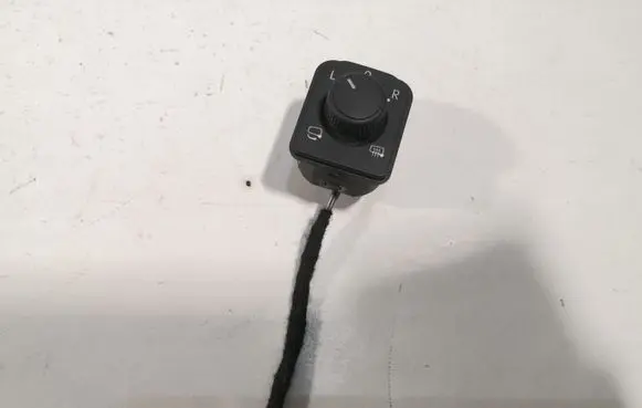 Skoda Octavia Mk4 Wing mirror switch 565959565A
