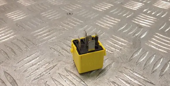 Mercedes-Benz R W251 Other relay A0025421419