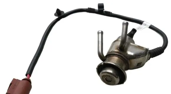Volkswagen Golf VII AdBlue injector 04L131113P