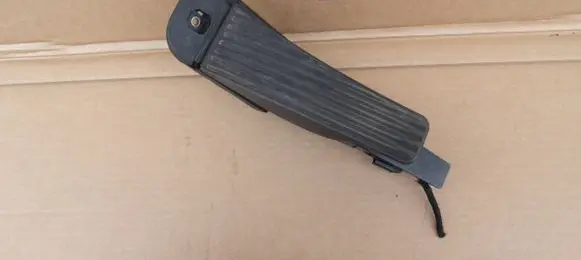 Volvo XC60 Accelerator throttle pedal 32269124
