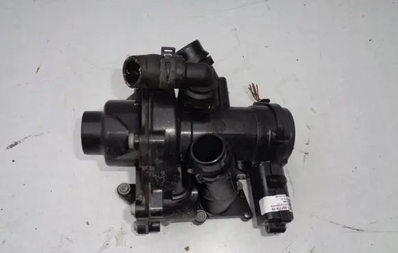 Audi A4 S4 B5 8D Thermostat/thermostat housing