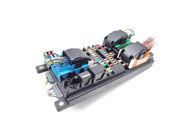 Land Rover Discovery Sport Fuse module GJ3214F041AC