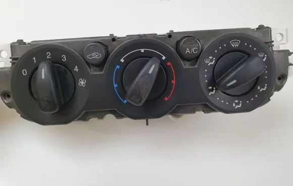 Ford Focus Climate control unit 7M5T19980AA