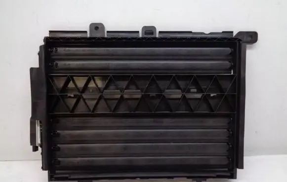 Citroen C4 III e-C4 Intercooler air channel guide 9836865380