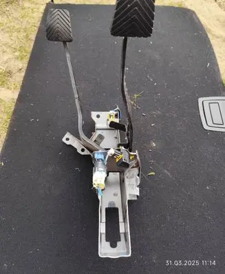 Mitsubishi Space Star Pedal assembly 