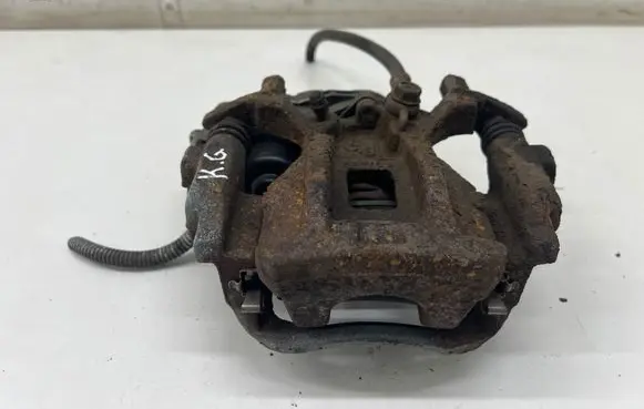 Toyota C-HR I Rear brake caliper 