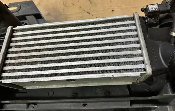 Citroen C5 Intercooler radiator 9637809480