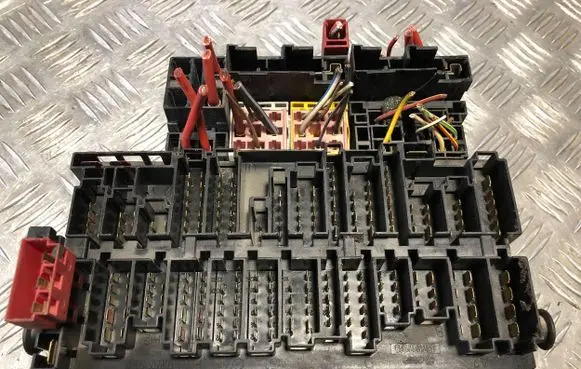 Volkswagen Multivan T4 Fuse box set 357937039