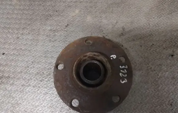 Audi A6 S6 C6 4F Front wheel hub