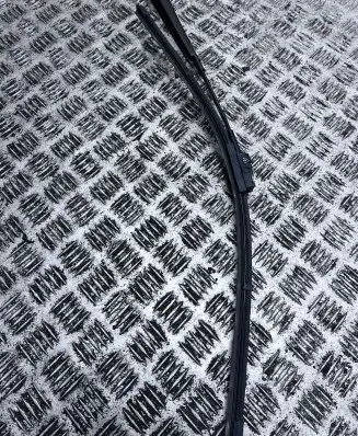 Volkswagen Golf V Front wiper blade arm 1K1955409