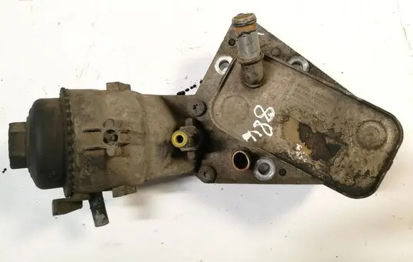Opel Zafira B Engine oil radiator 5989070231