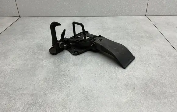 Audi Q5 SQ5 8R Engine bonnet/hood lock/latch loop/hook 8R0823480