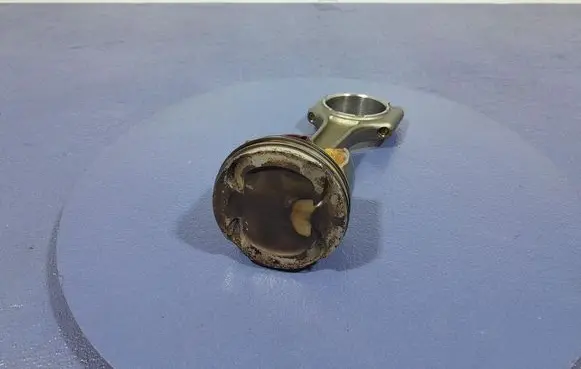 BMW 2 F45 Piston 