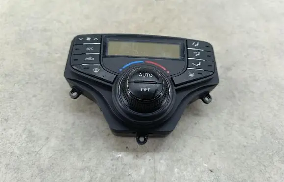 Hyundai i30 Climate control/heater control trim 972502L600