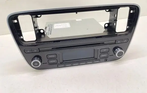 Volkswagen Up Radio/CD/DVD/GPS head unit 1S0035156J RCD215 VWZAZ1N0491880