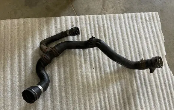 Audi A4 S4 B8 8K Engine coolant pipe/hose 8K0121049AJ 8K0121049