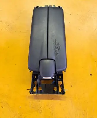 Mercedes-Benz E W212 Armrest A2125409110