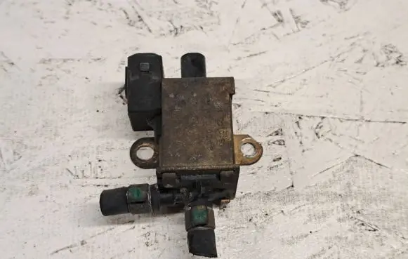 Audi A3 S3 8P Turbo solenoid valve 026906283H