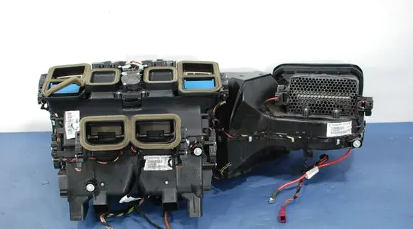Mercedes-Benz CLS C218 X218 Interior heater climate box assembly A2188300960