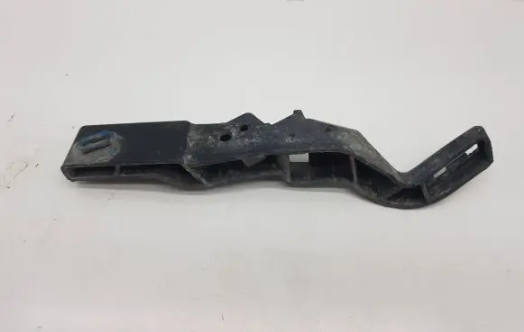 Mercedes-Benz ML W166 Front bumper mounting bracket A1668850014