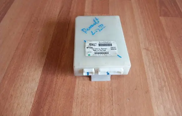 Renault Laguna III Climate control unit 52409201 A05010A8401003 S06C08