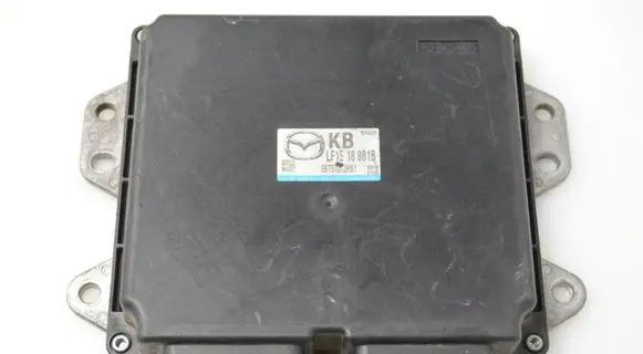 Mazda 3 I Engine control unit/module LF1E18881B