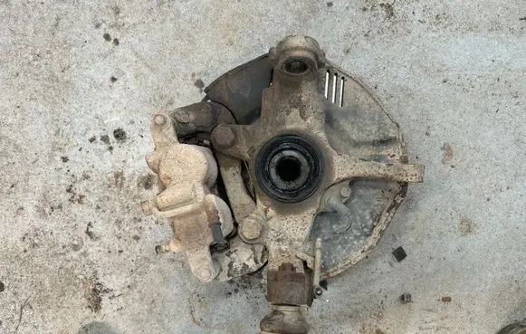 Isuzu D-Max Front wheel hub spindle knuckle