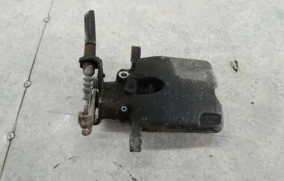 Opel Insignia A Rear brake caliper 