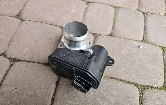 Opel Grandland X Throttle body valve 9801942080