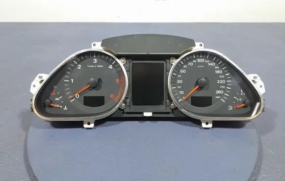 Audi Q7 4L Speedometer (instrument cluster) 4L0920931E