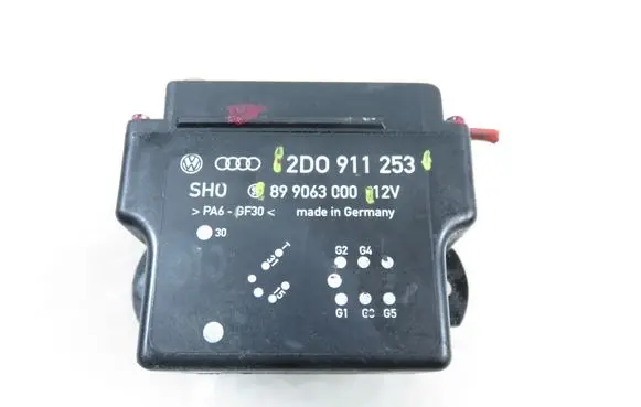 Volkswagen II LT Glow plug pre-heat relay 899063000 2D0911253
