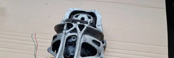 Audi A4 S4 B9 8W Engine mount bracket 4M0199372FC