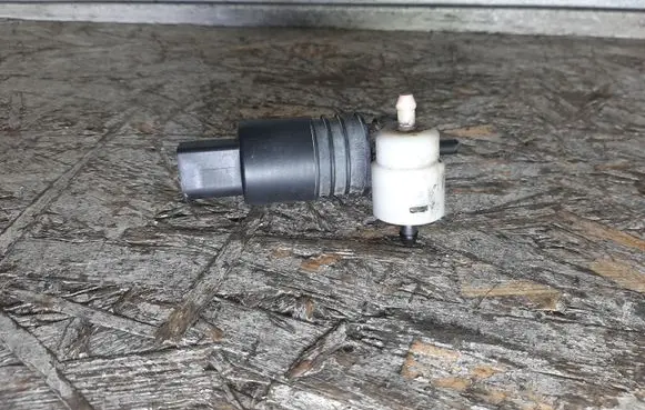 Audi A3 S3 8P Windscreen/windshield washer pump 1K6955651
