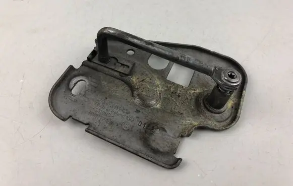 Volkswagen Golf VIII Engine bonnet/hood lock/latch loop/hook 5H0823185C