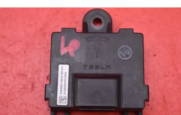 Tesla Model S Engine control unit/module ECU 106965100D