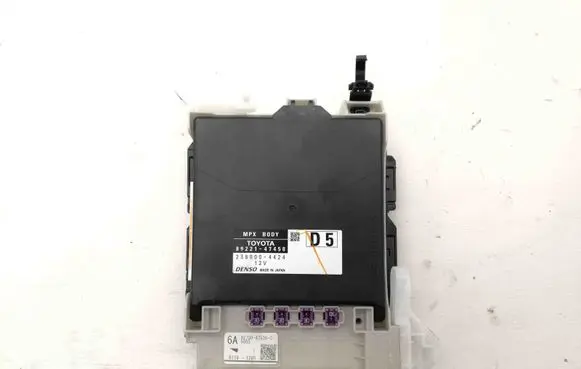 Toyota Yaris Central body control module 892210D470DB